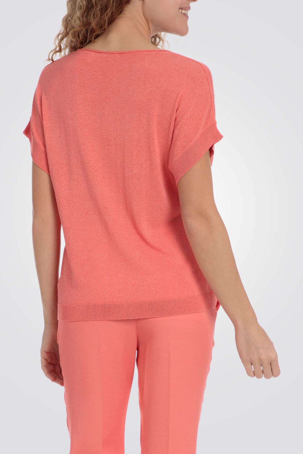 סריג דק שרוולים קצרים בצבע קורל