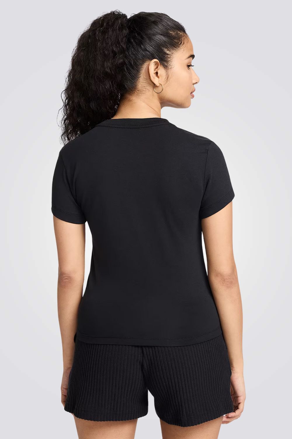 טישירט Nike Sportswear Chill Knit לנשים