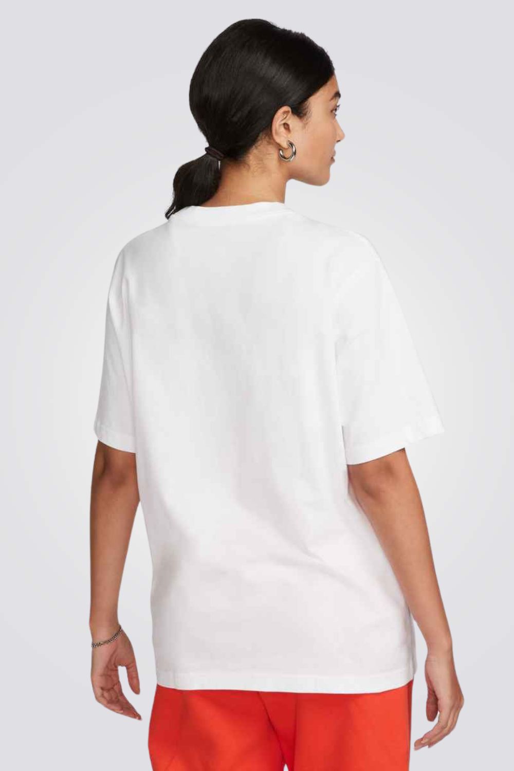 טישירט Nike Sportswear Essential לנשים