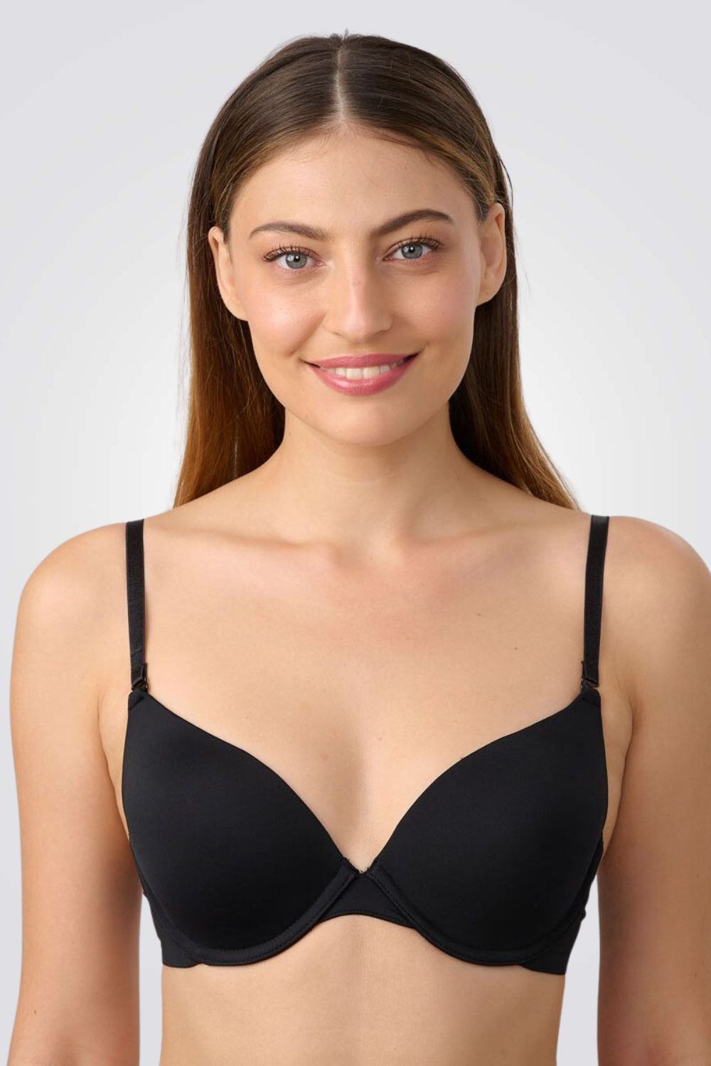 חזיית טי מרופדת בצבע שחור