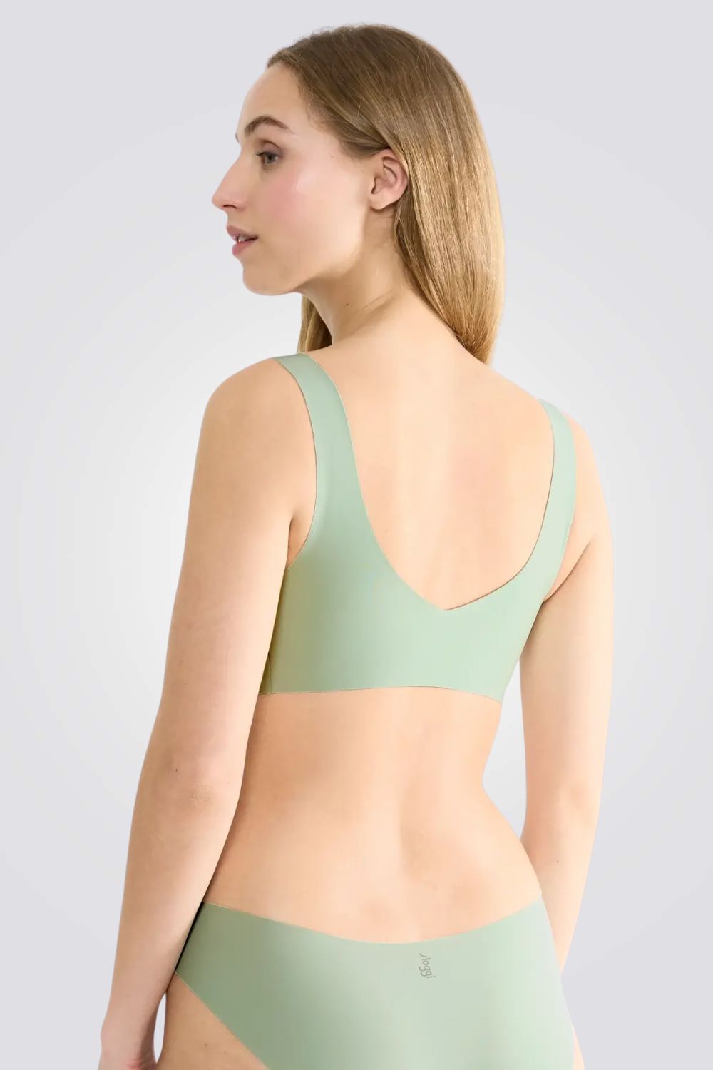 ברלט עם מחשוף וי | סלוגי