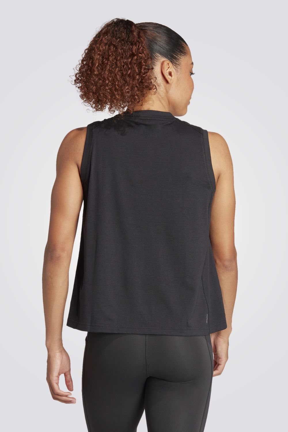 גופיית ספורט Train Essentials Big Performance לנשים