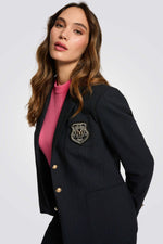 הרכב בד: 64% פוליאסטר, 34% ויסקוזה, 2% אלסטן 
