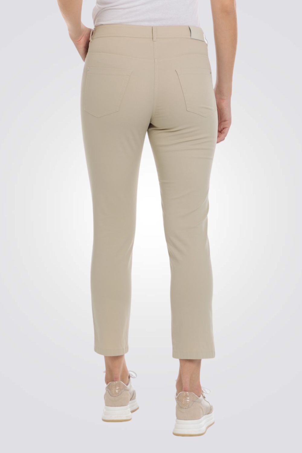 מכנס קאפרי בצבע בז'