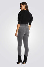 ג'ינס סקיני אפור