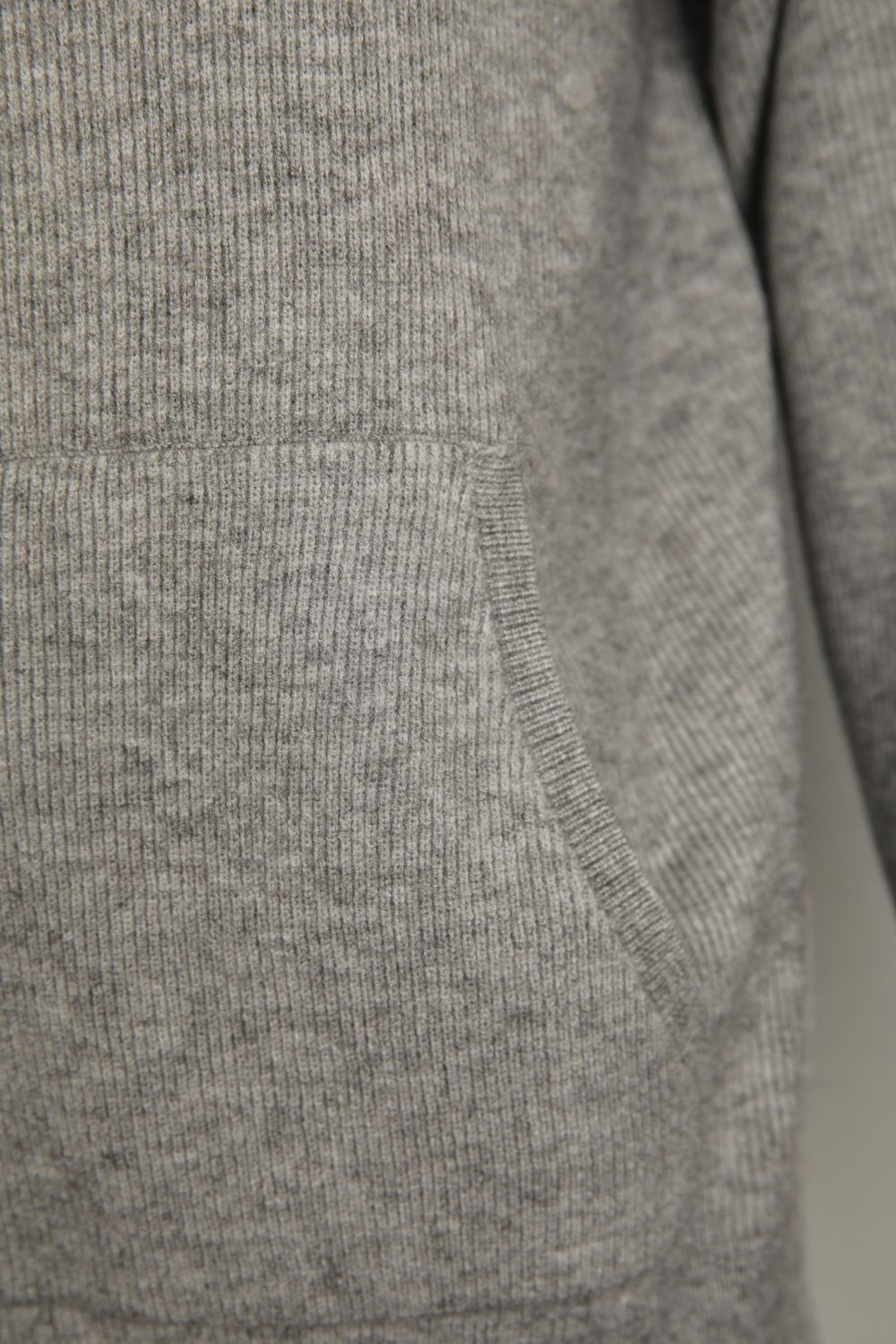 ג'קט ריב סרוג עם קפוצ'ון | קנת קול