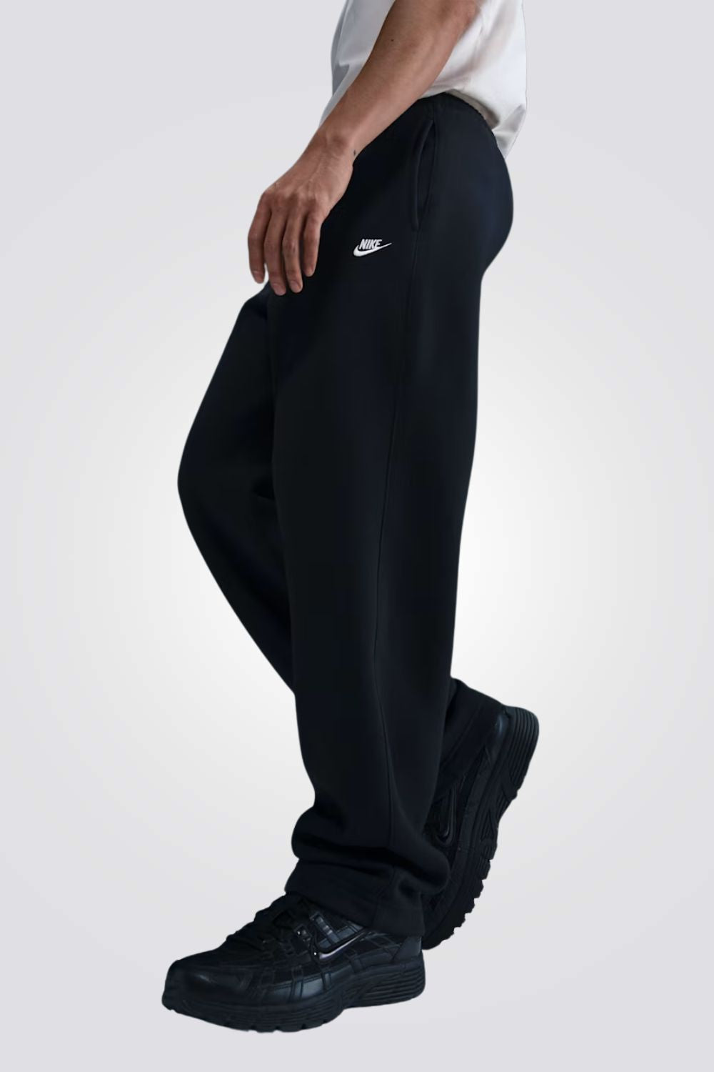 מכנסי פליס עם סיומת פתוחה | נייקי