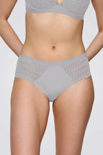 תחתוני מקסי מעוטרים תחרה | טריומף