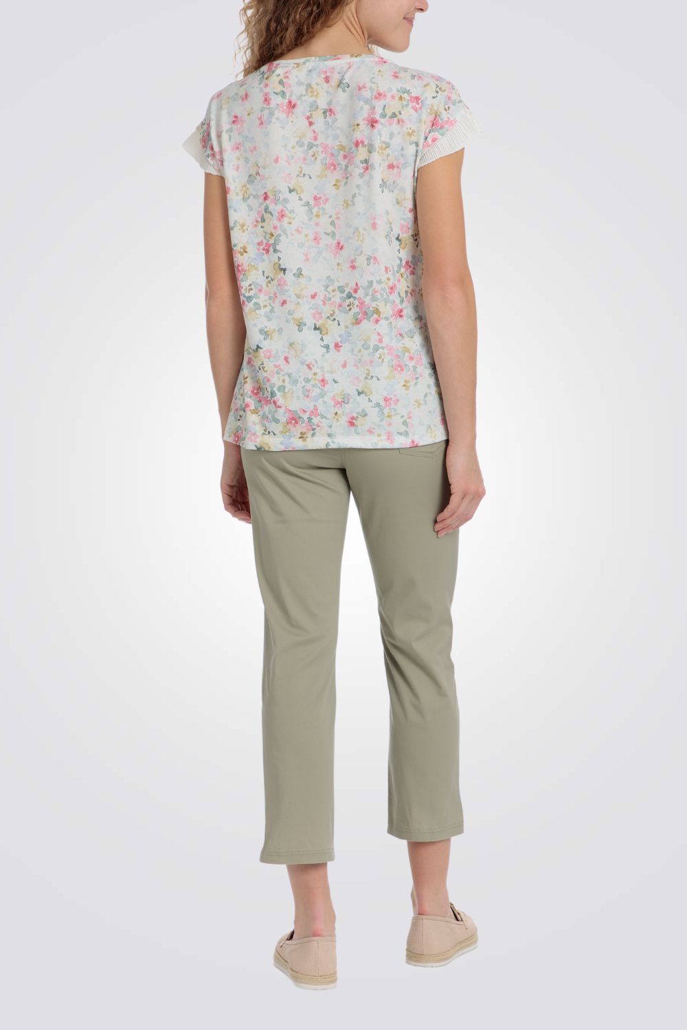 חולצת טי פרחונית 