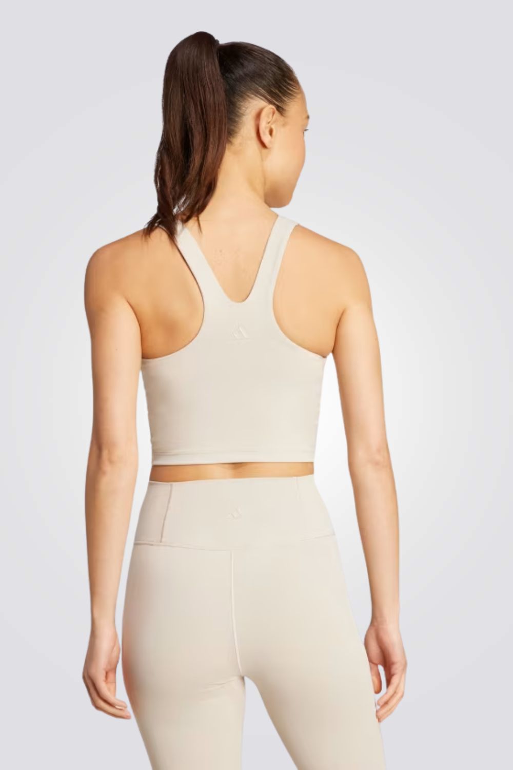 גוזיית ספורט לנשים בצבע בז'