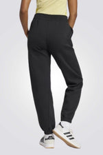 מכנסי טרנינג לנשים בצבע שחור