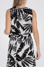 גופיה הדפס עלים בצבע שחור/לבן