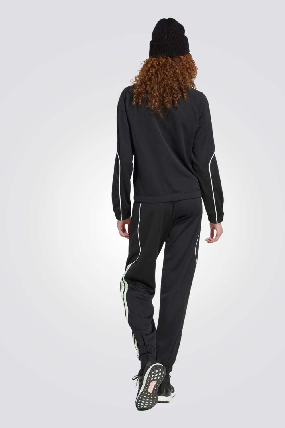 חליפת אימון לנשים