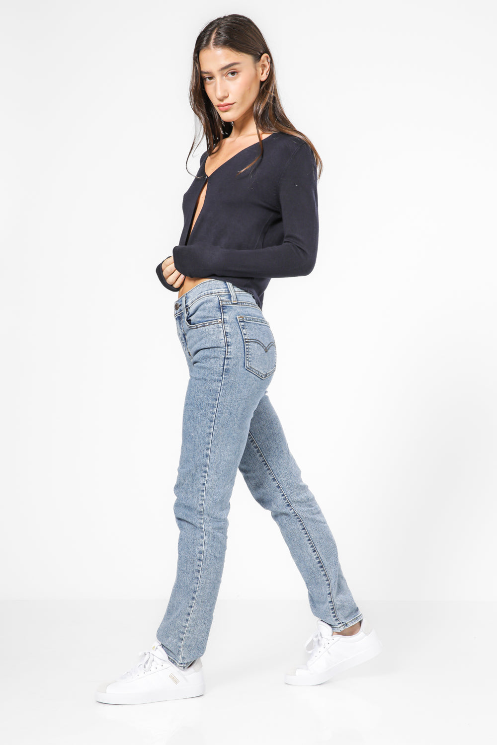 סריג כפתורים בצבע נייבי