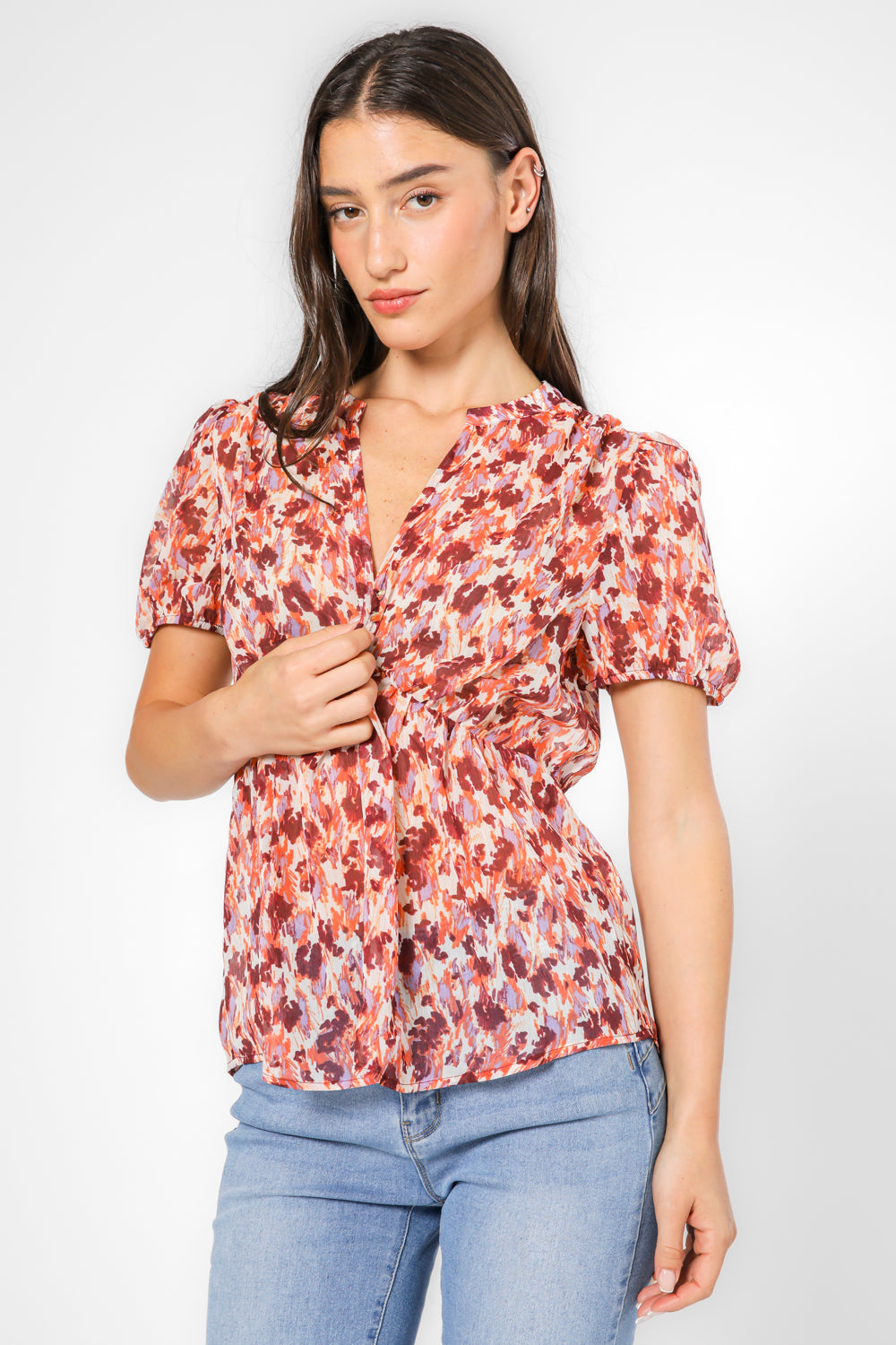 חולצה עם הדפס צבעוני