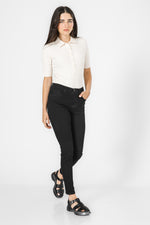 חולצה פולו בצבע לבן