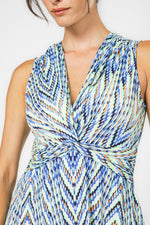 שמלה מיני עם הדפס בצבע כחול