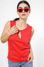 טופ צווארון קונטרסטי בצבע אדום