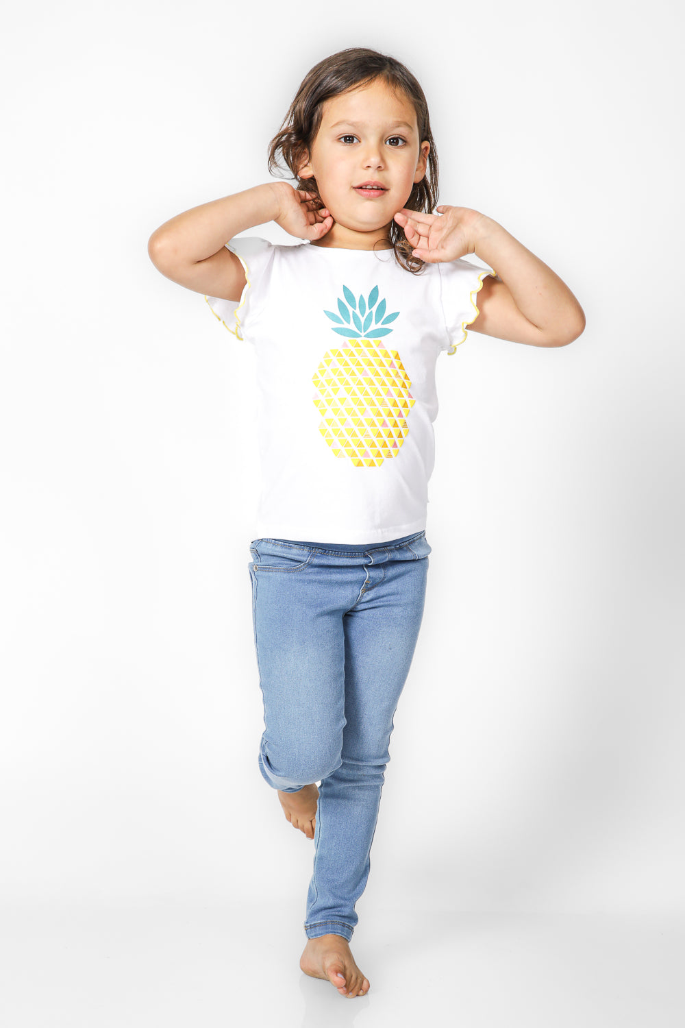 טישירט קצרה לילדות בצבע לבן