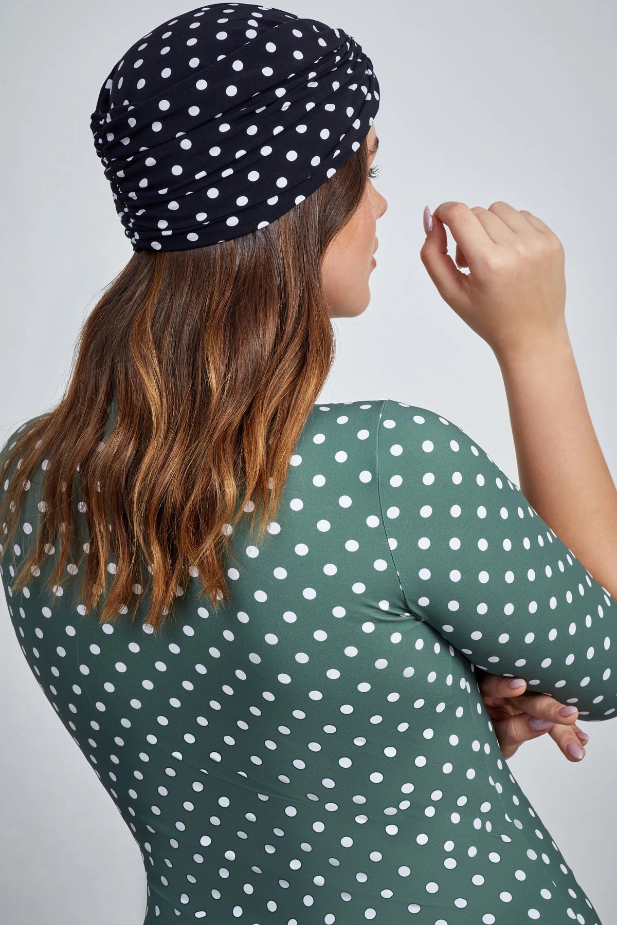 טורבן נקודות בצבע שחור לבן