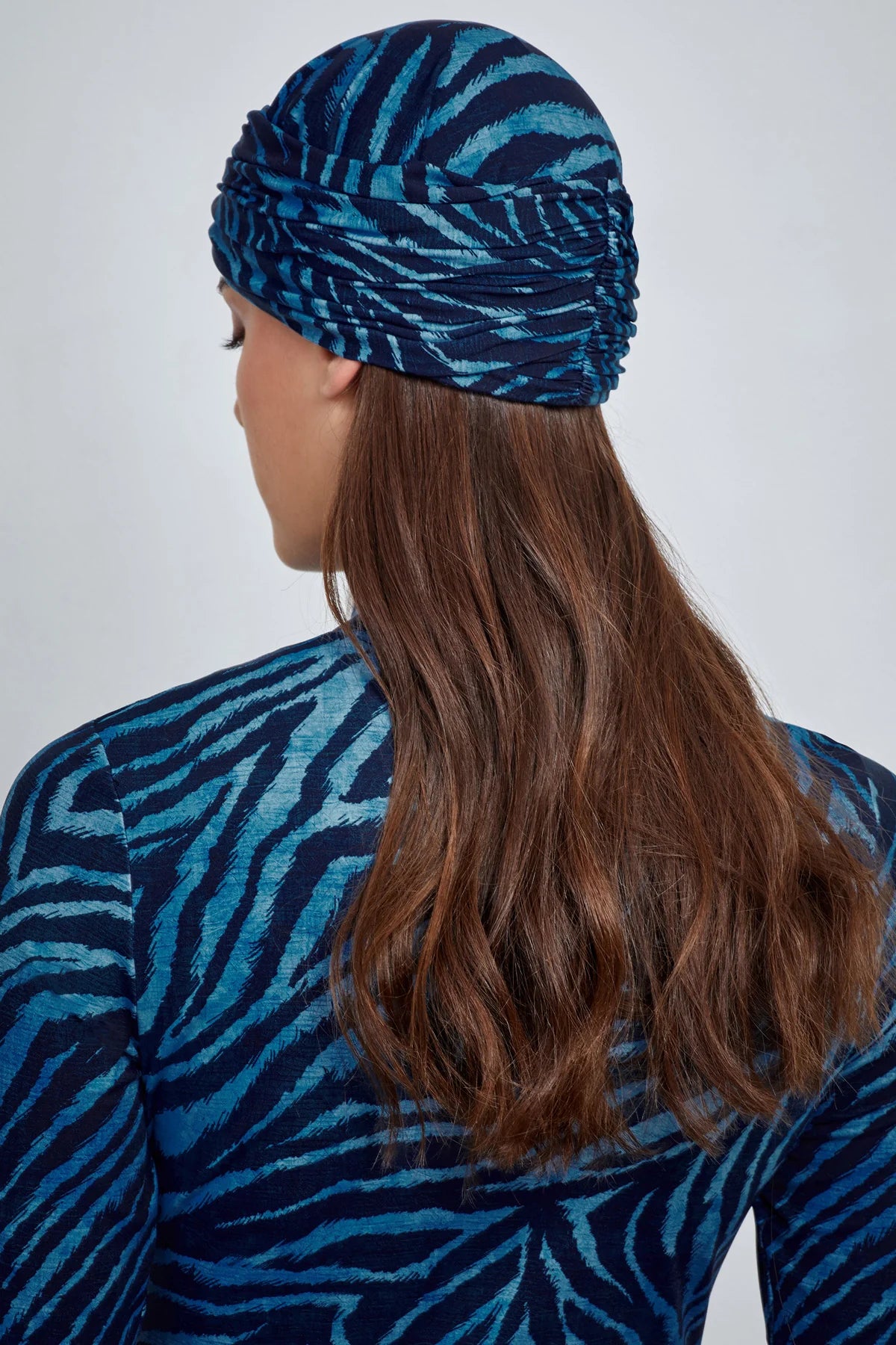 טורבן מנומר לנשים בצבע כחול