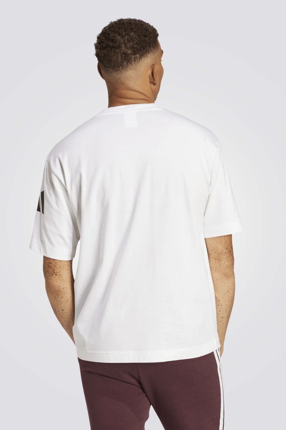 טישירט Essentials Loose Fit Three Bar Tee לגברים | אדידס