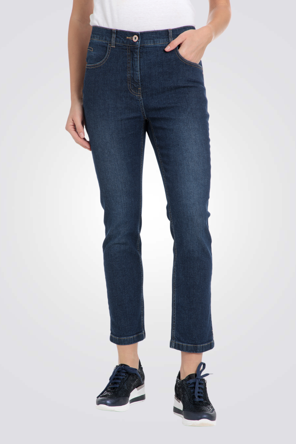 מכנסי ג'ינס ארוכים