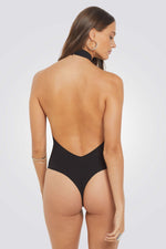 בגד גוף עם פתח עמוק המעוטר בפרח | איתם