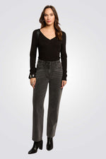 טישירט שרווך ארוך צווארון וי בצבע שחור