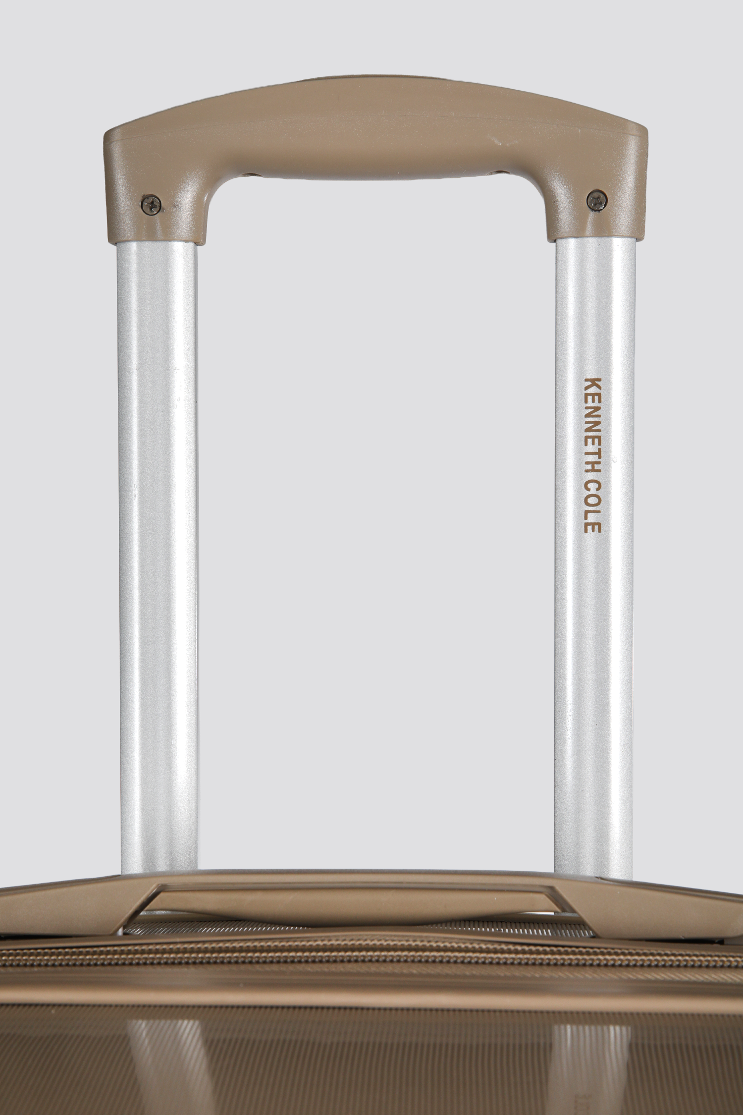 מזוודה קשיחה בינונית 24'' דגם VOYAGE 