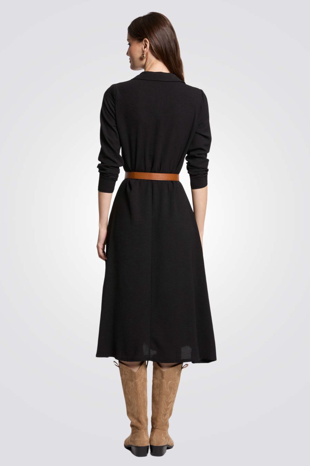 שמלת מידי בצבע שחור