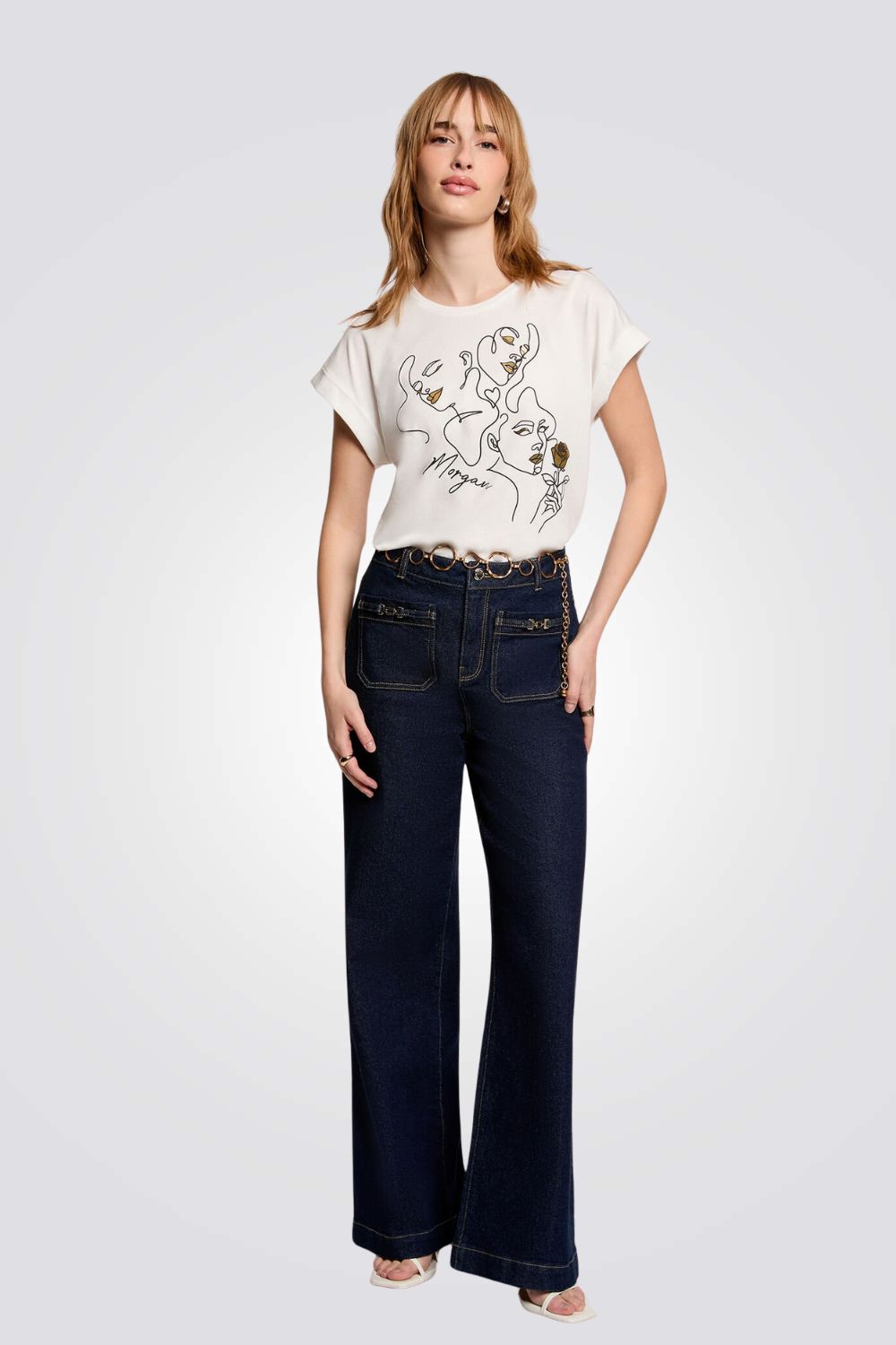 טישירט לבנה לנשים עם הדפס | מורגן