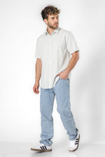 חולצה מכופתרת שרוולים קצרים