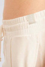 מכנסי פנאי CURT בצבע שמנת