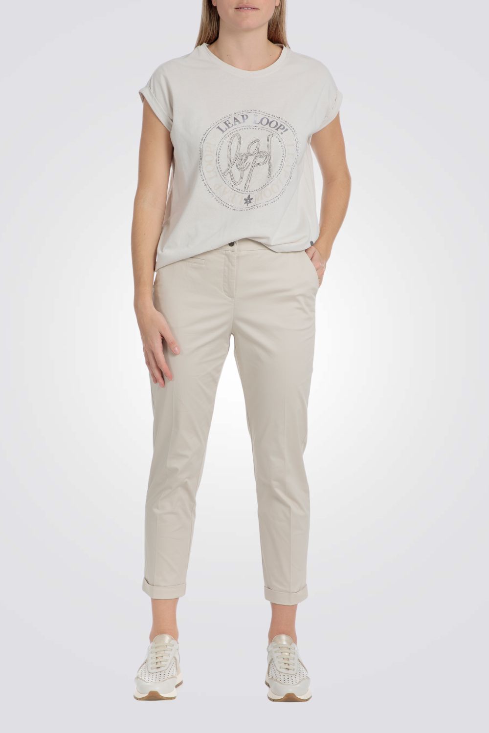 טישירט דיטיילס אבני חן בצבע שמנת