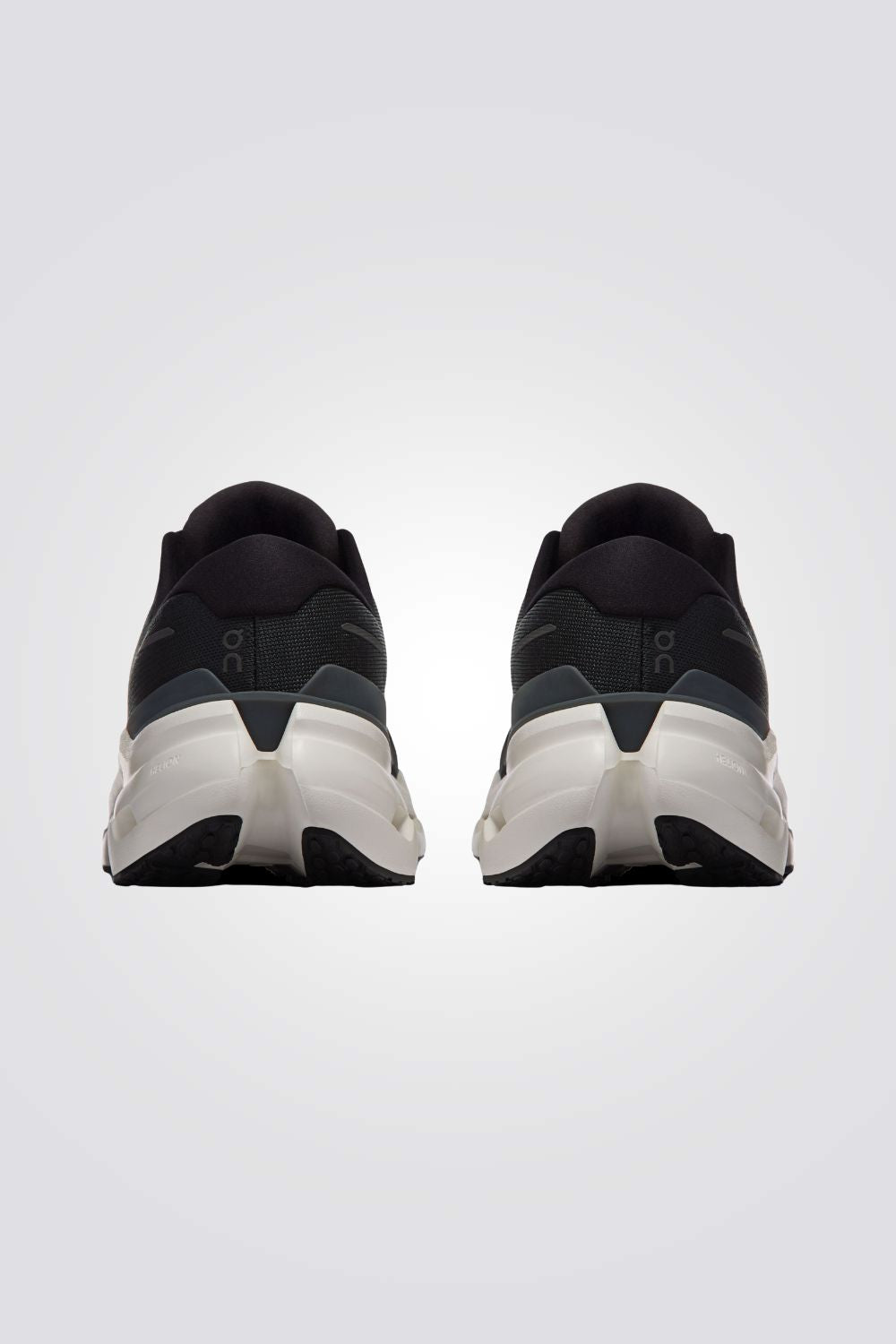 נעלי ספורט Cloudrunner 3 לגברים | און 