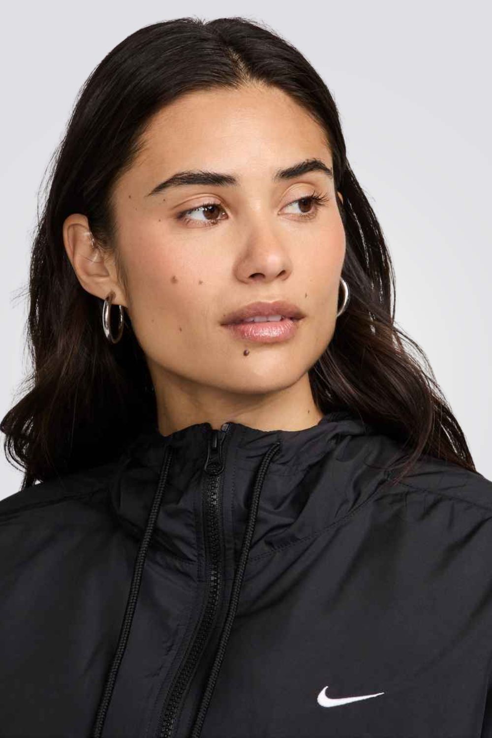 מעיל בגזרה רופפת עם כובע קפוצ'ון לנשים | נייקי