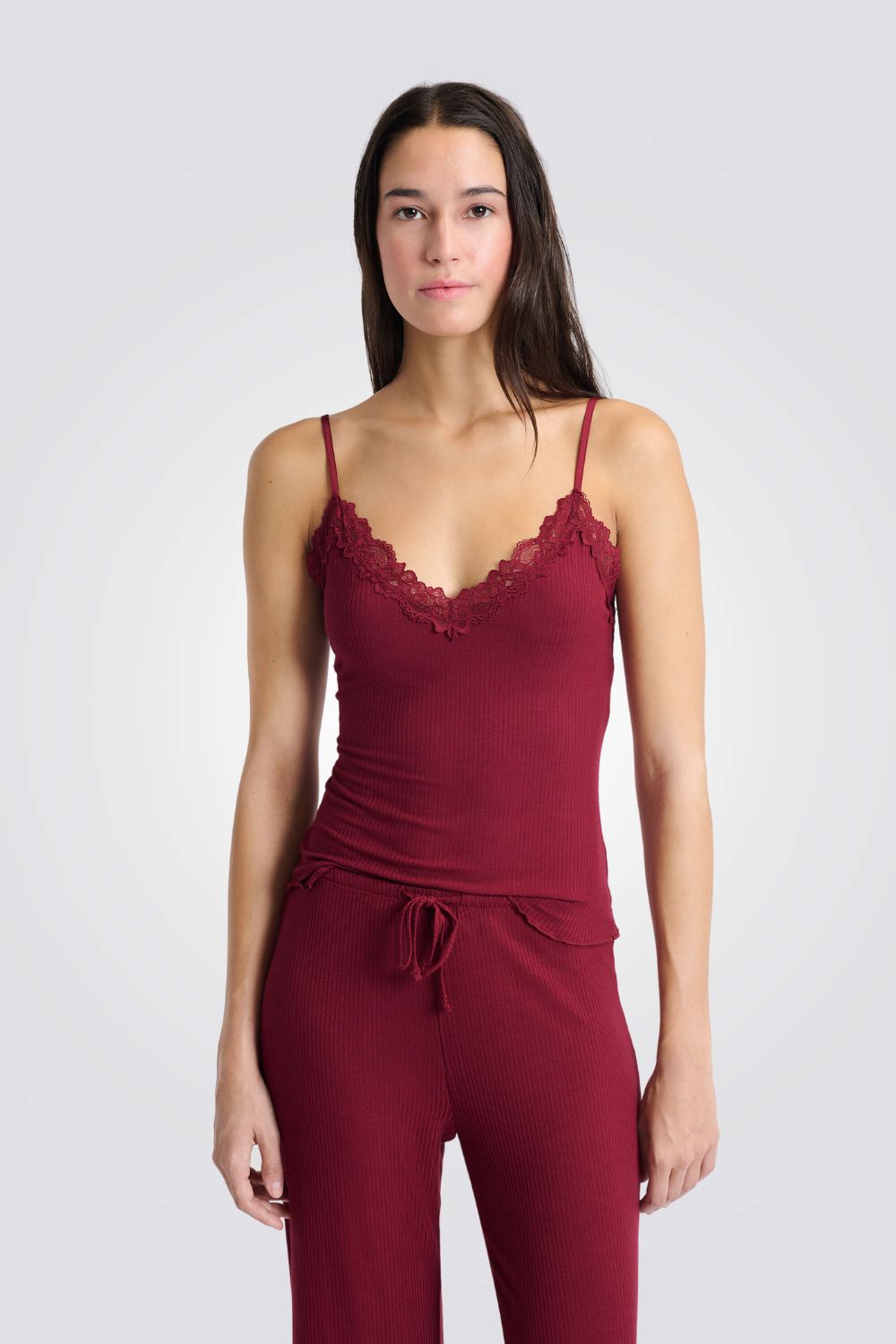 סט פיג’מה שני חלקים מסריג ריב עם פרטי תחרה NETTIE לנשים | איתם