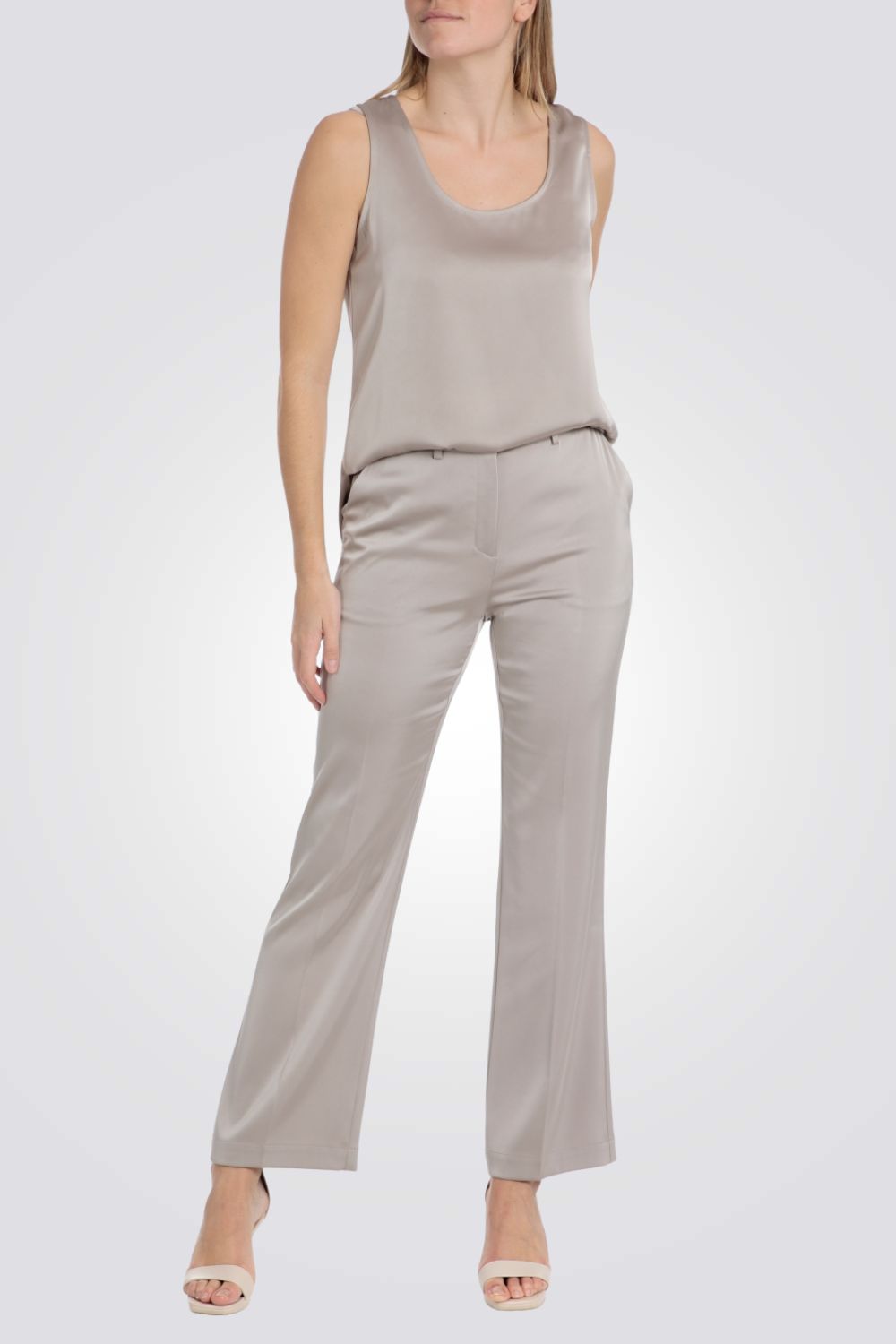 גופיית סאטן לנשים בצבע בז' 