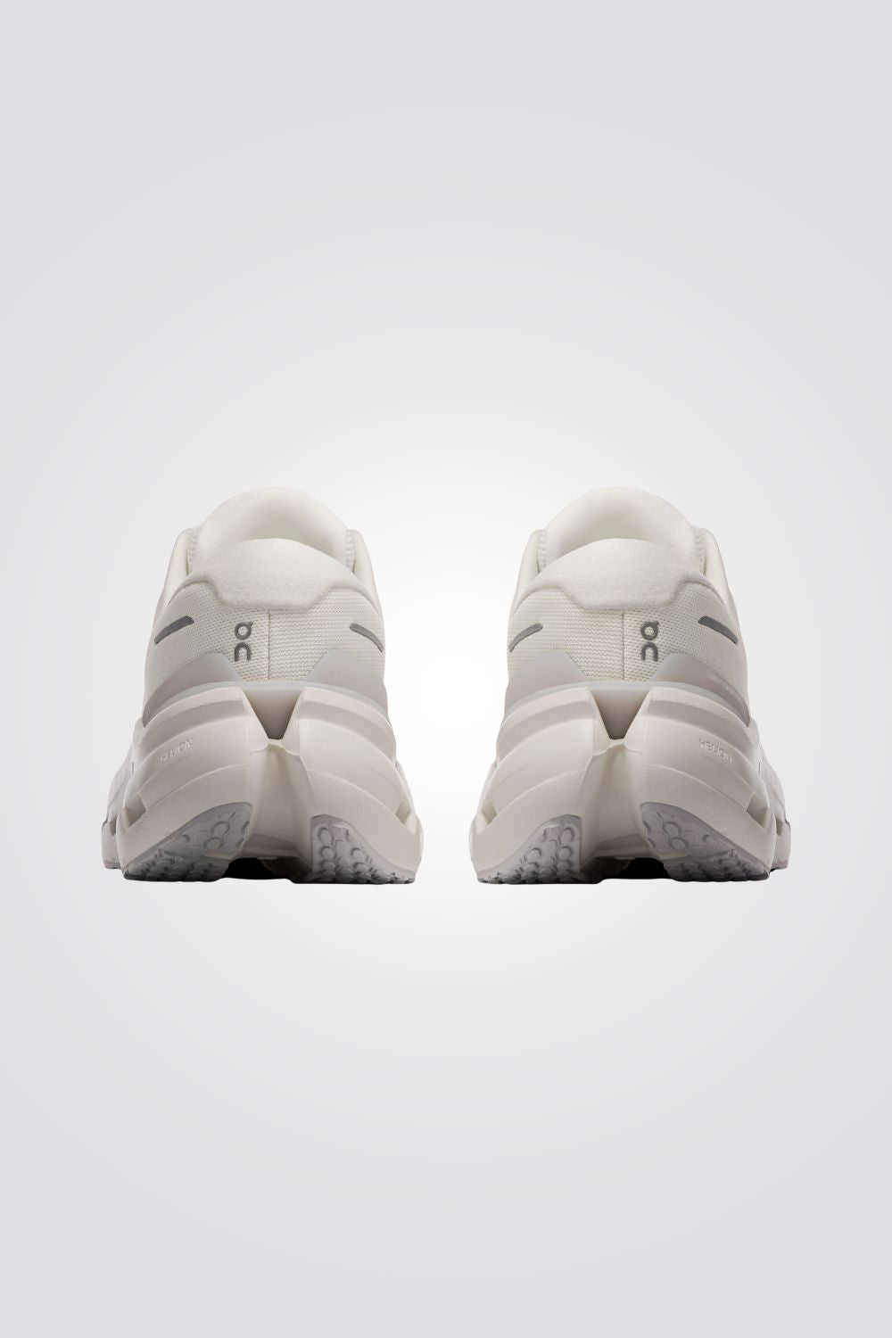 נעלי ספורט Cloudrunner 3 Wide לנשים | און 