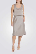 חצאית סאטן לנשים בצבע בז'