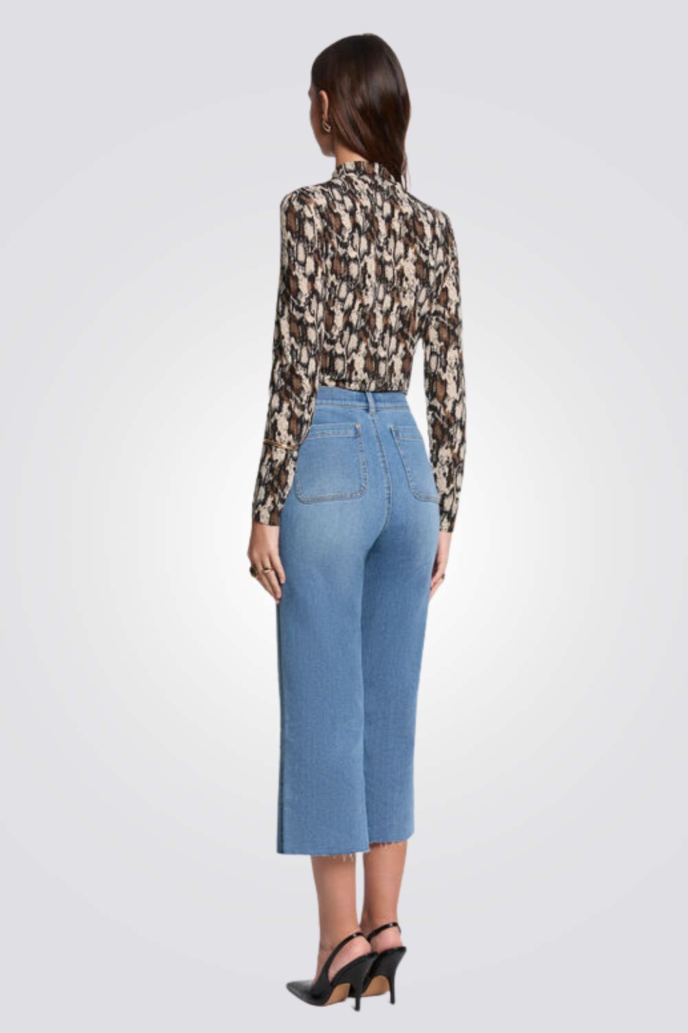 מכנסי ג'ינס רחבים לנשים