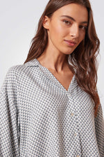 חולצת פיג'מה מכופתרת הדפס משולשים GALAN  