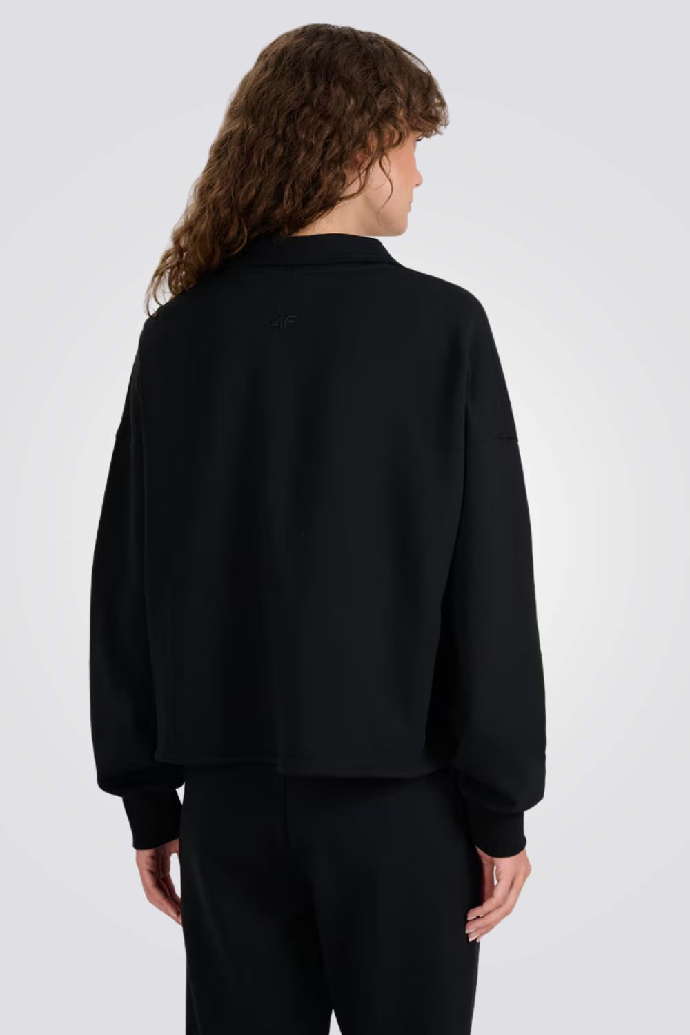 סווטשירט עם חצי רוכסן ובגזרה רחבה לנשים | 4F