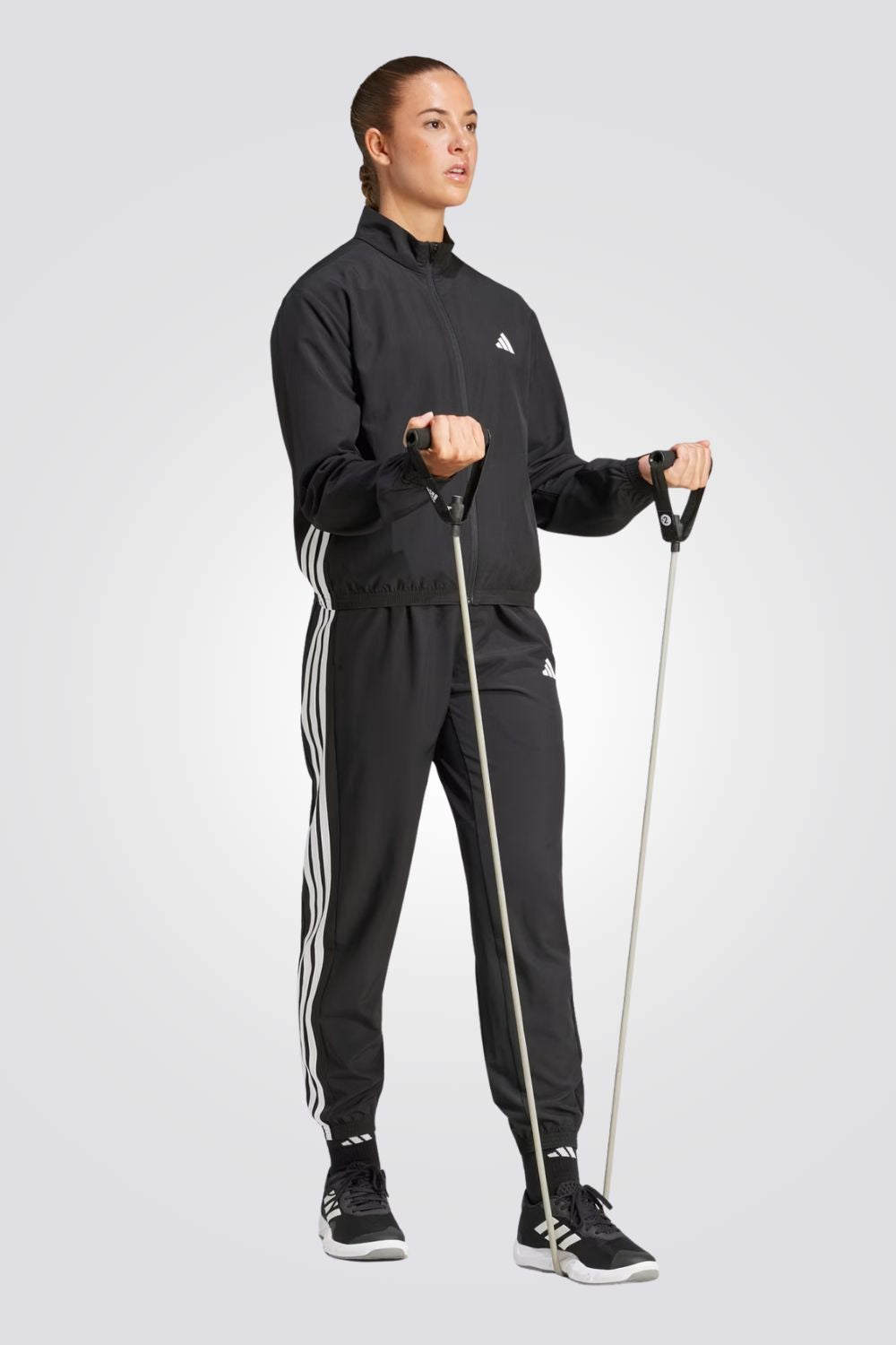 ג'קט אימון לנשים בצבע שחור 