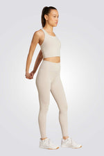 גוזיית ספורט לנשים בצבע בז'