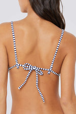 טופ ביקיני משולשים עם חישוק דקורטיבי | איתם