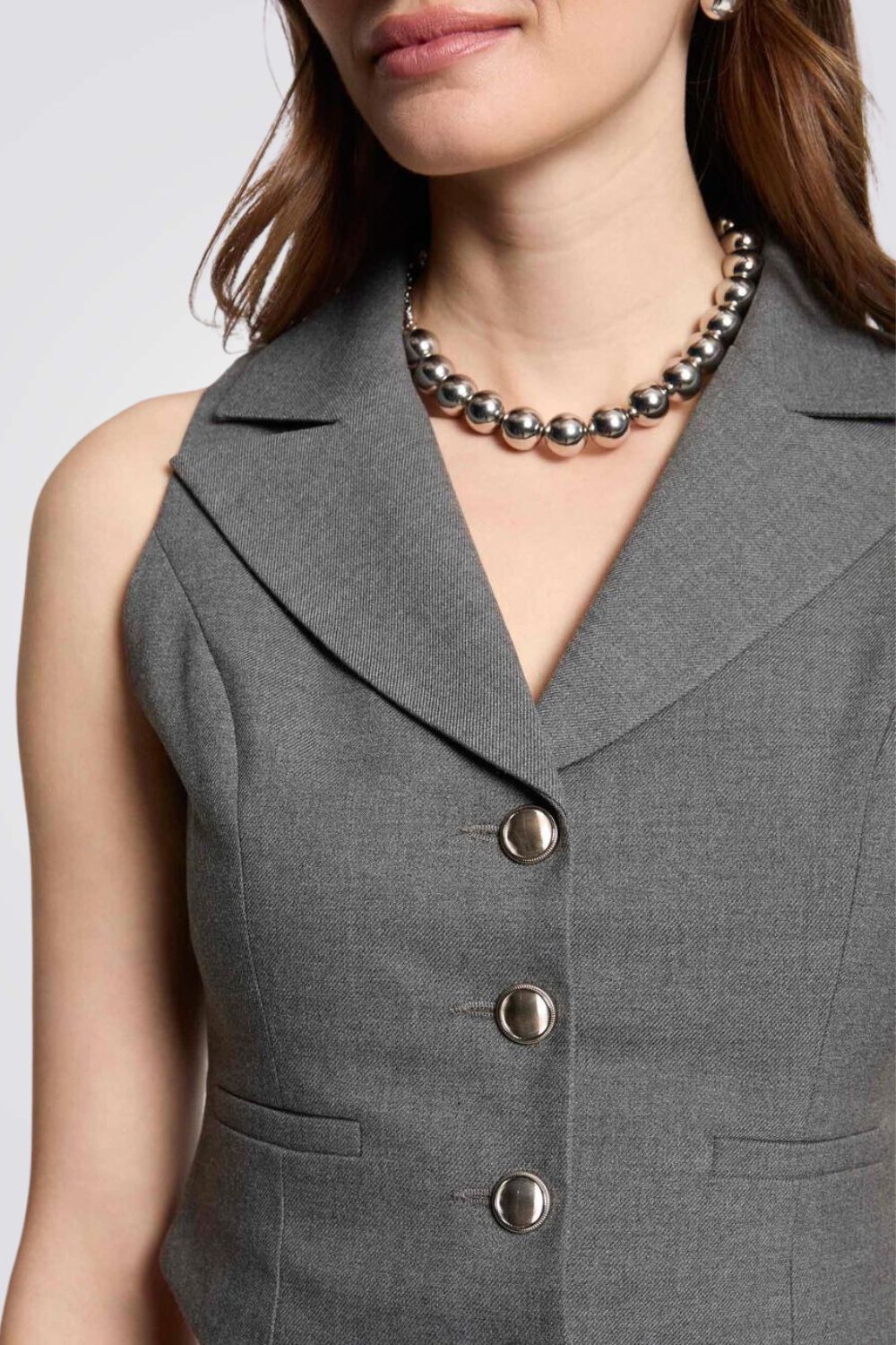 ווסט קצר בצבע אפור 