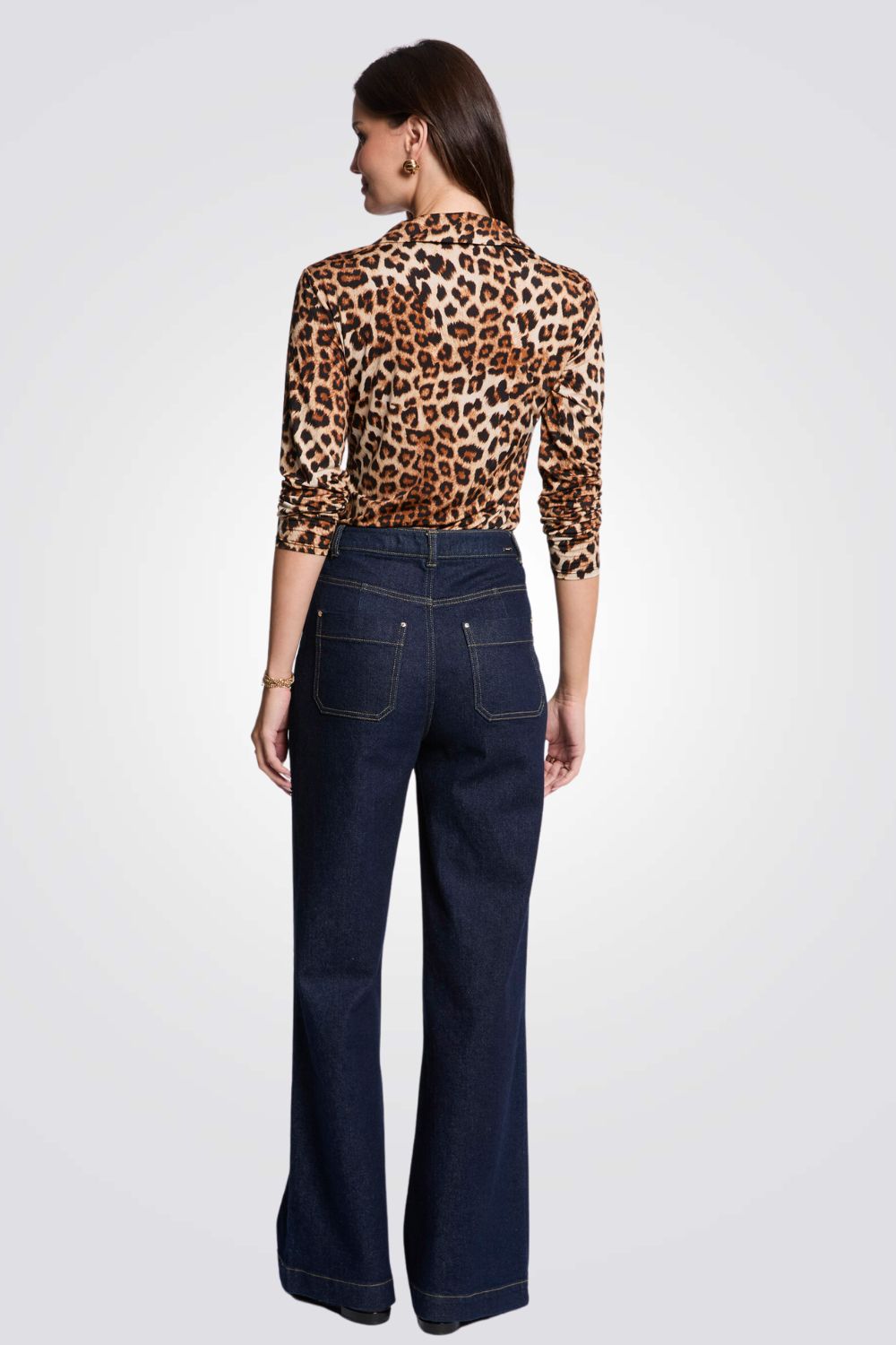 טישירט מכופתרת הדפס מנומר 