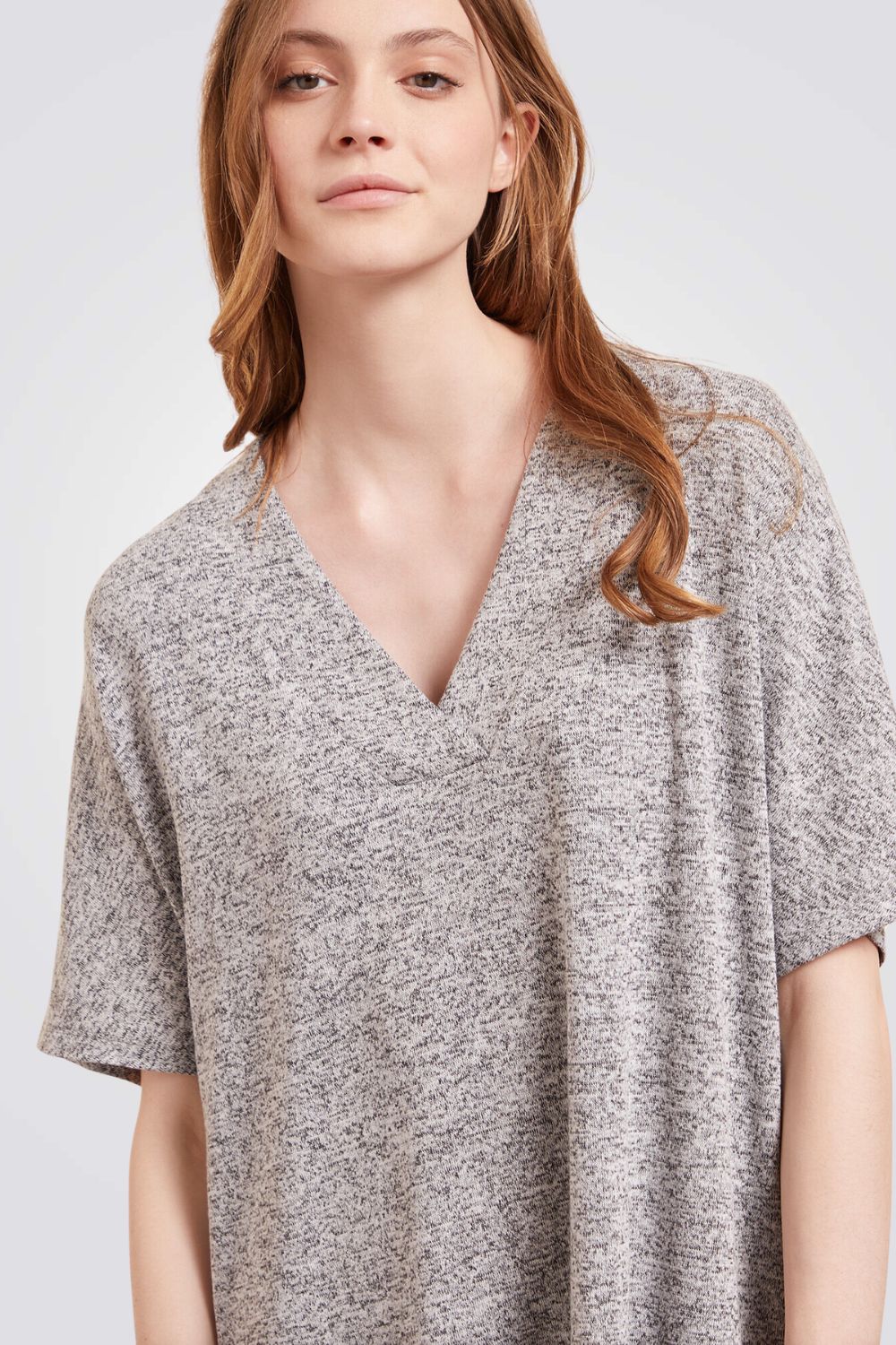 כותונת לילה CLOVIS בצבע אפור